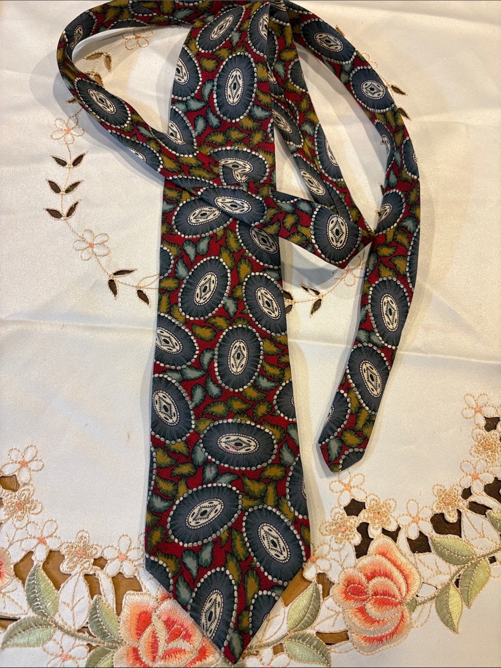 Men's Patterned Silk Tie in Green and Blue